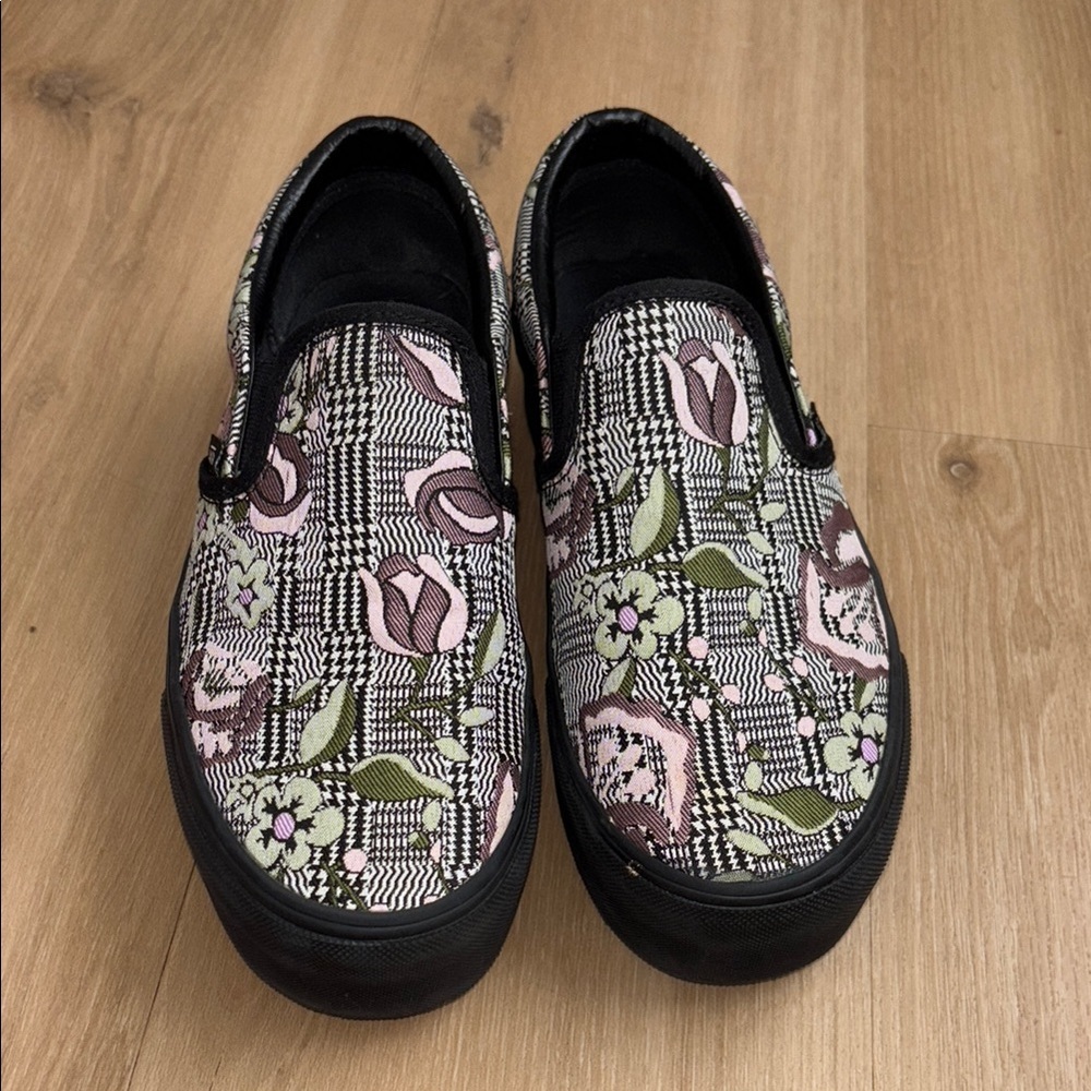 Women’s Floral Slip-On Sneakers in Pink and Black